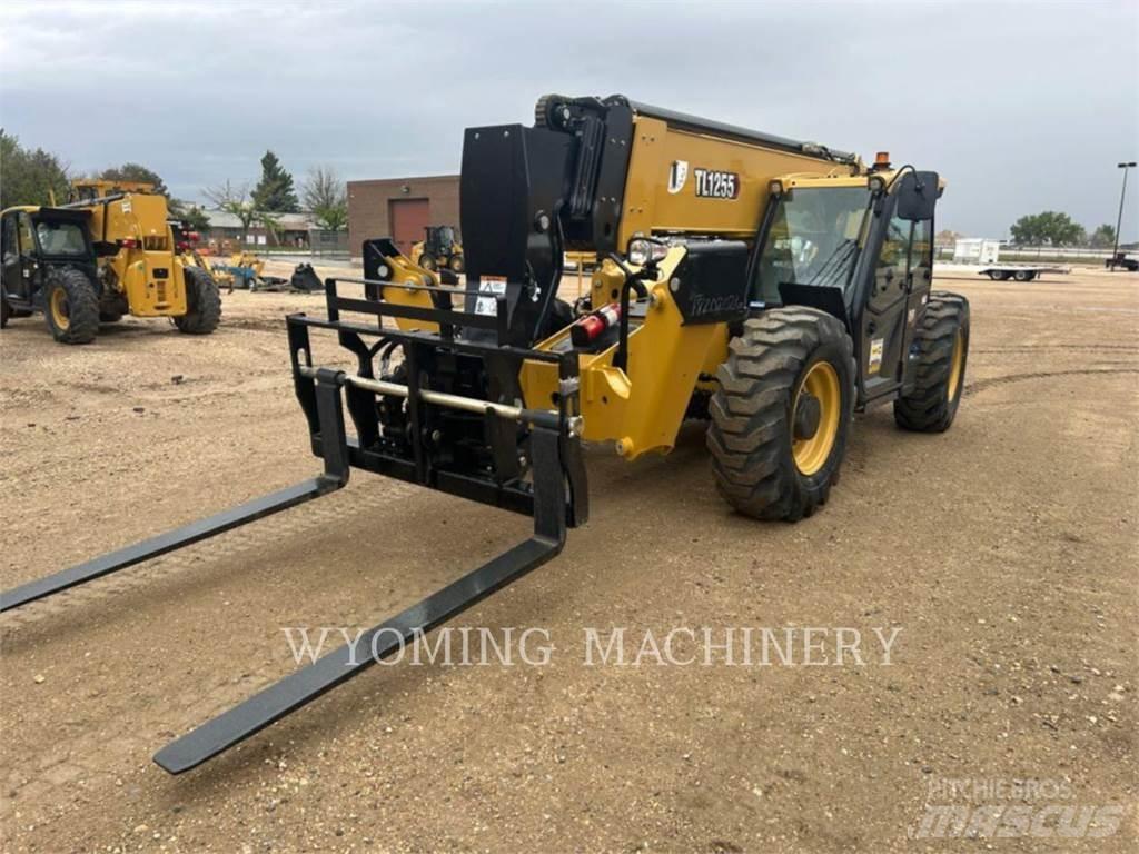 CAT TL1255 Телескопічні навантажувачі