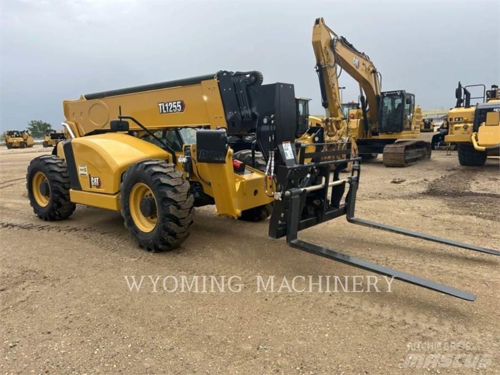 CAT TL1255 Телескопічні навантажувачі