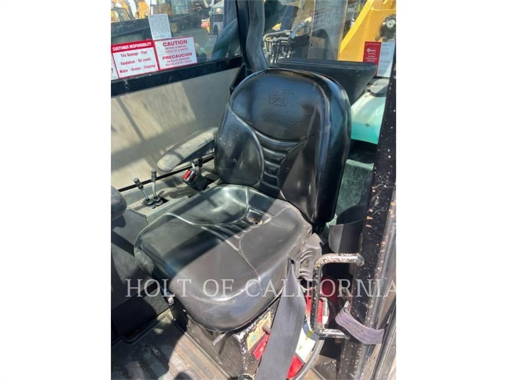 CAT TL1255 Телескопічні навантажувачі