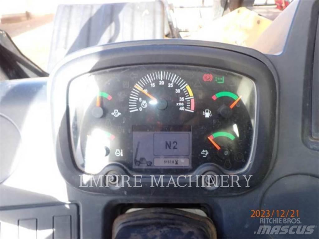 CAT TL1255D Телескопічні навантажувачі