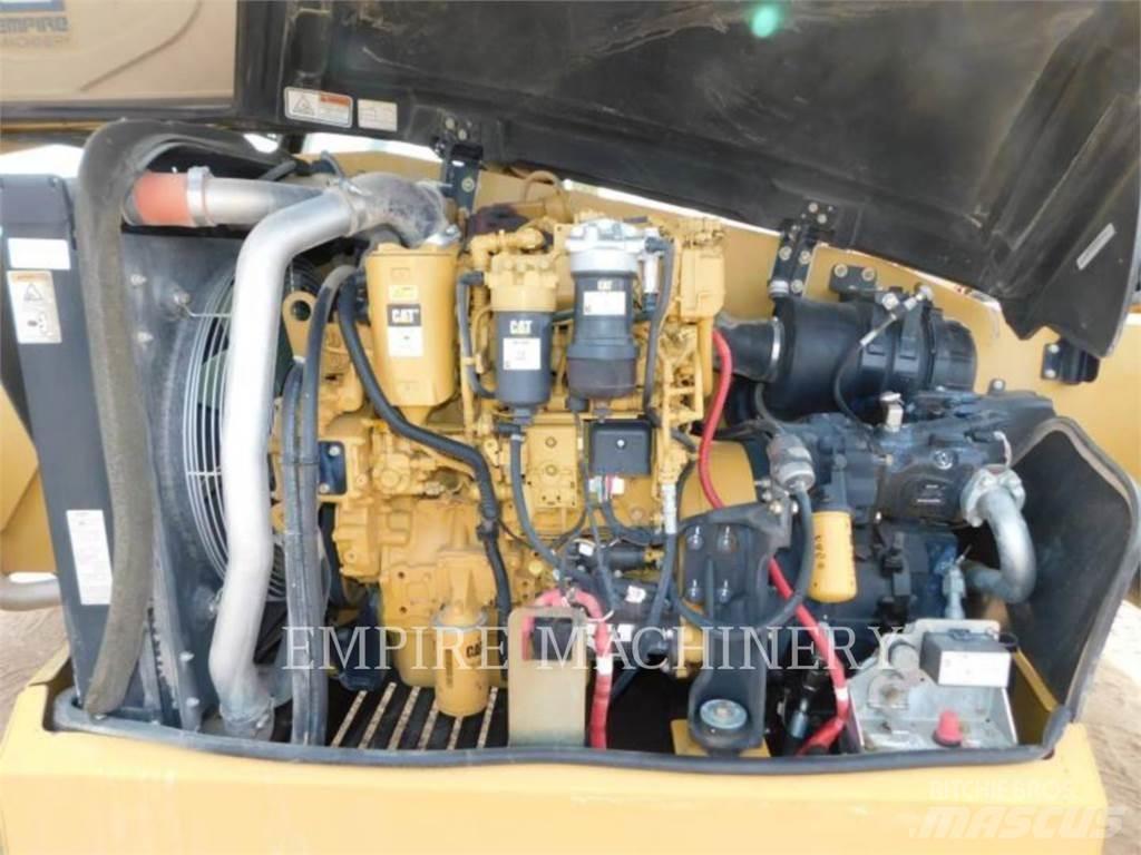 CAT TL1255D Телескопічні навантажувачі
