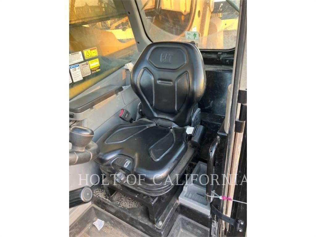 CAT TL1255D Телескопічні навантажувачі