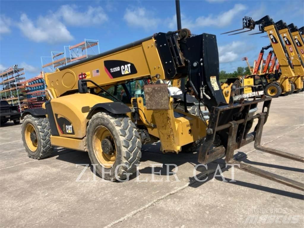 CAT TL1255D Телескопічні навантажувачі