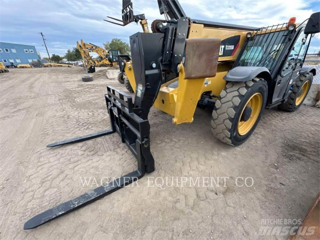 CAT TL1255D Телескопічні навантажувачі
