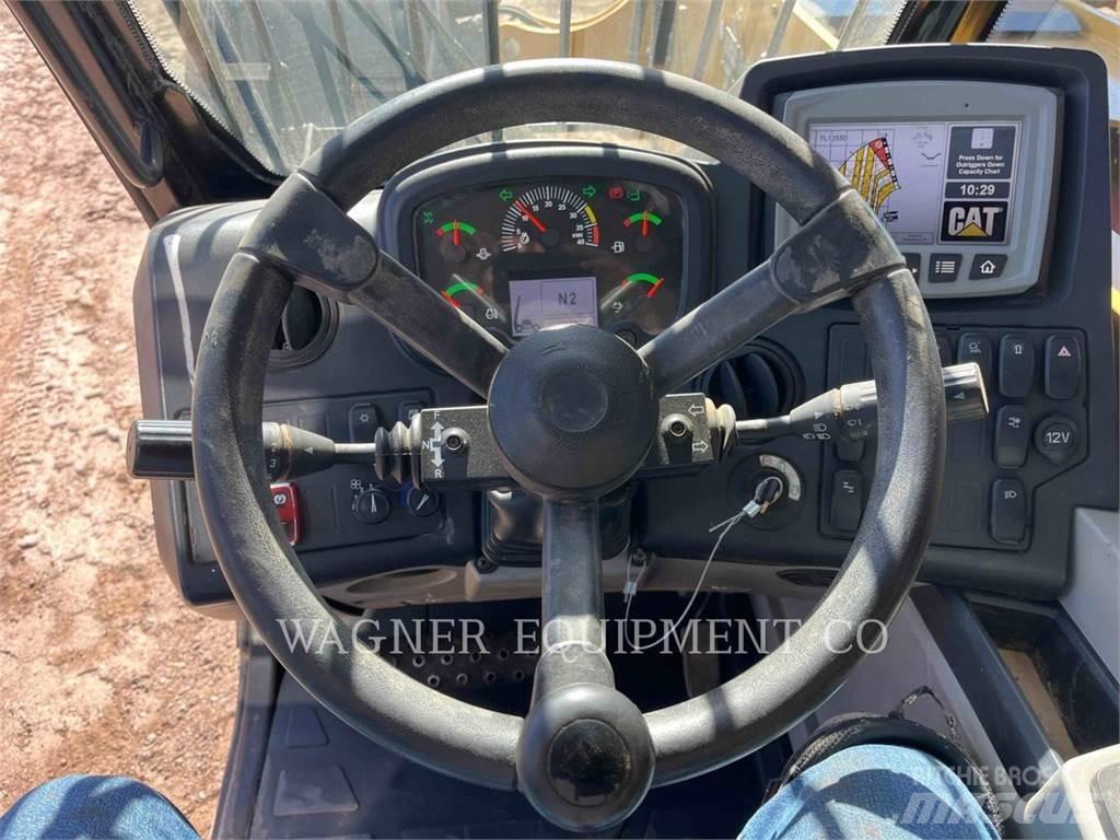 CAT TL1255D Телескопічні навантажувачі