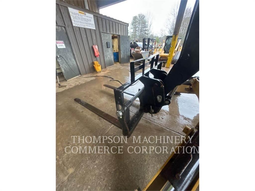 CAT TL1255D Телескопічні навантажувачі