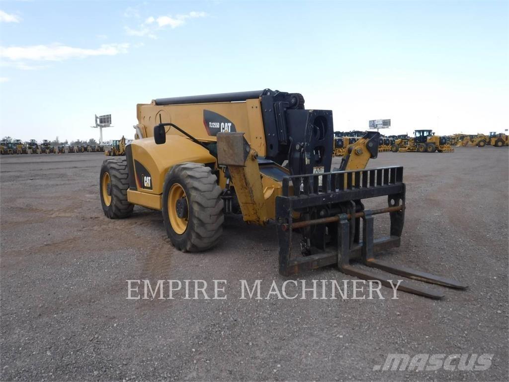CAT TL1255D Телескопічні навантажувачі