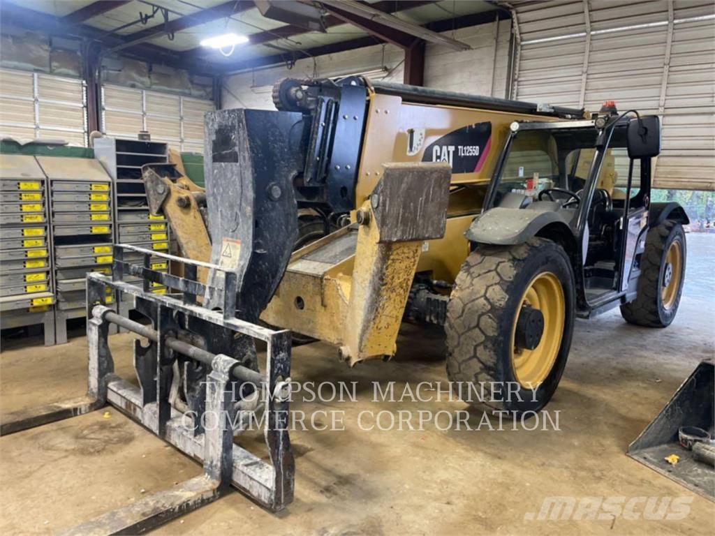 CAT TL1255D Телескопічні навантажувачі