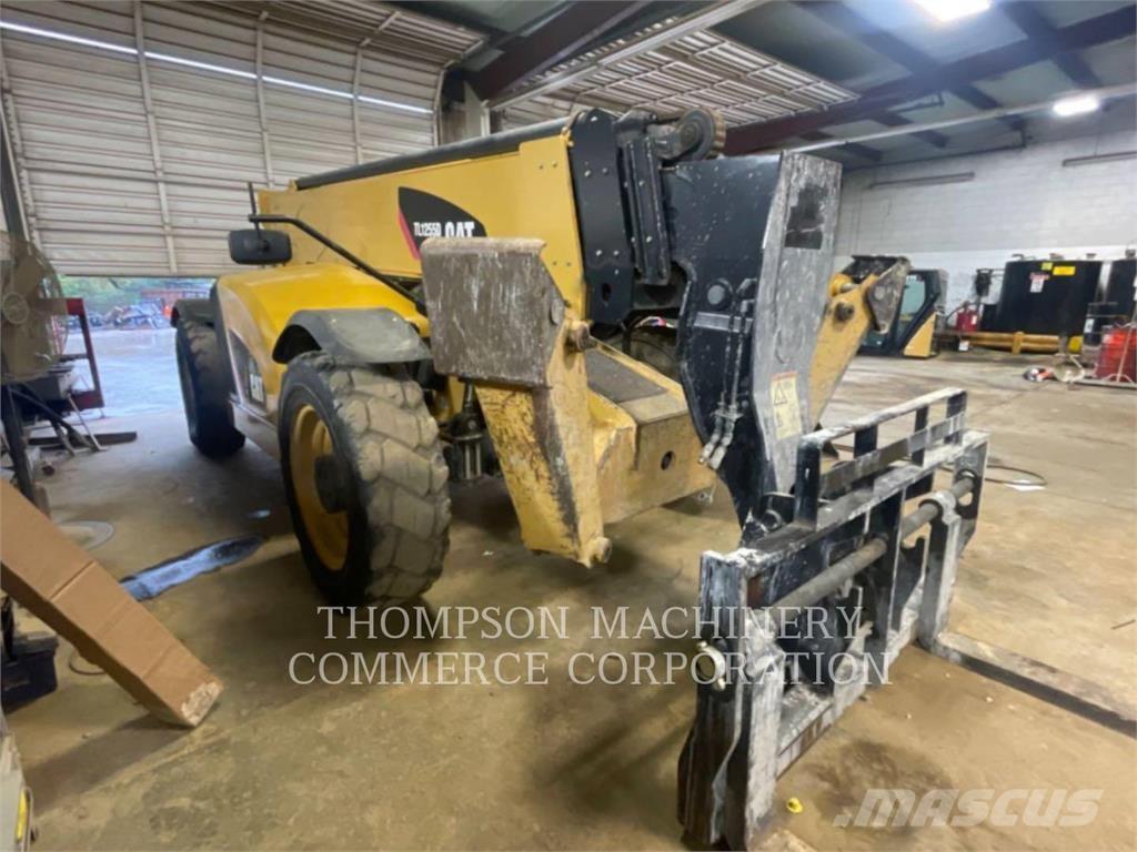 CAT TL1255D Телескопічні навантажувачі