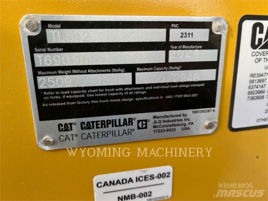 CAT TL642 Телескопічні навантажувачі