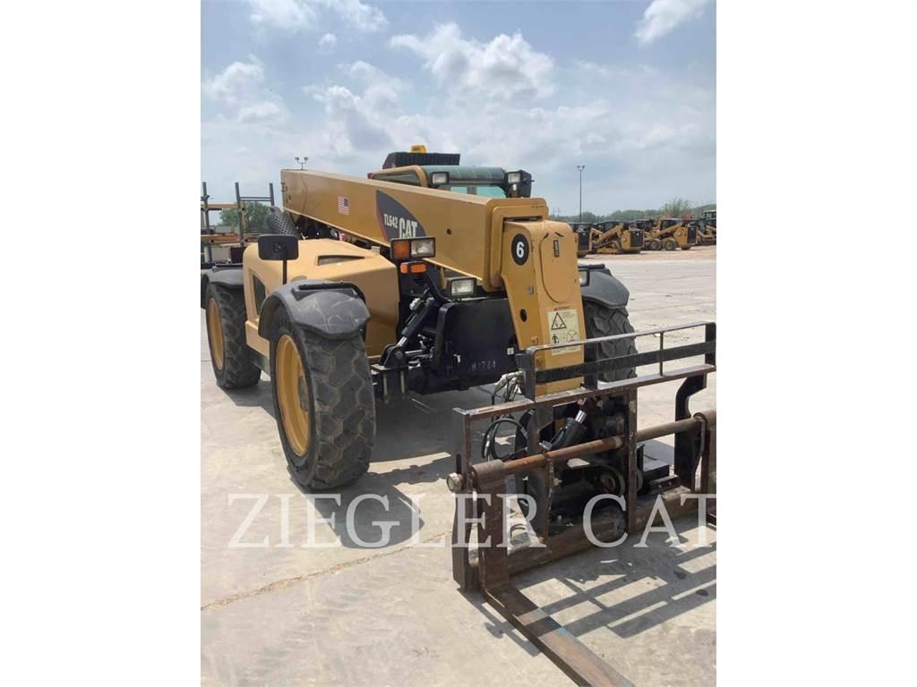 CAT TL642 Телескопічні навантажувачі
