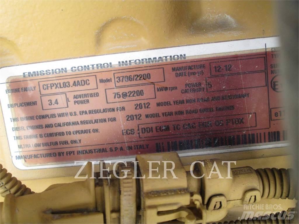 CAT TL642C Телескопічні навантажувачі