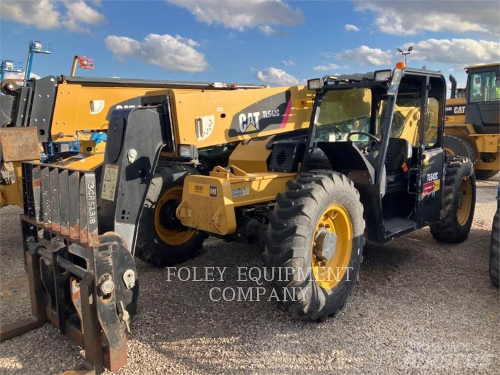 CAT TL642CO Телескопічні навантажувачі