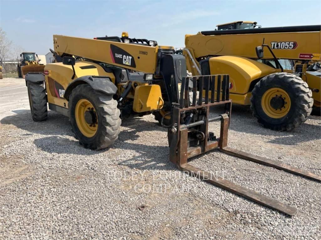 CAT TL642CO Телескопічні навантажувачі