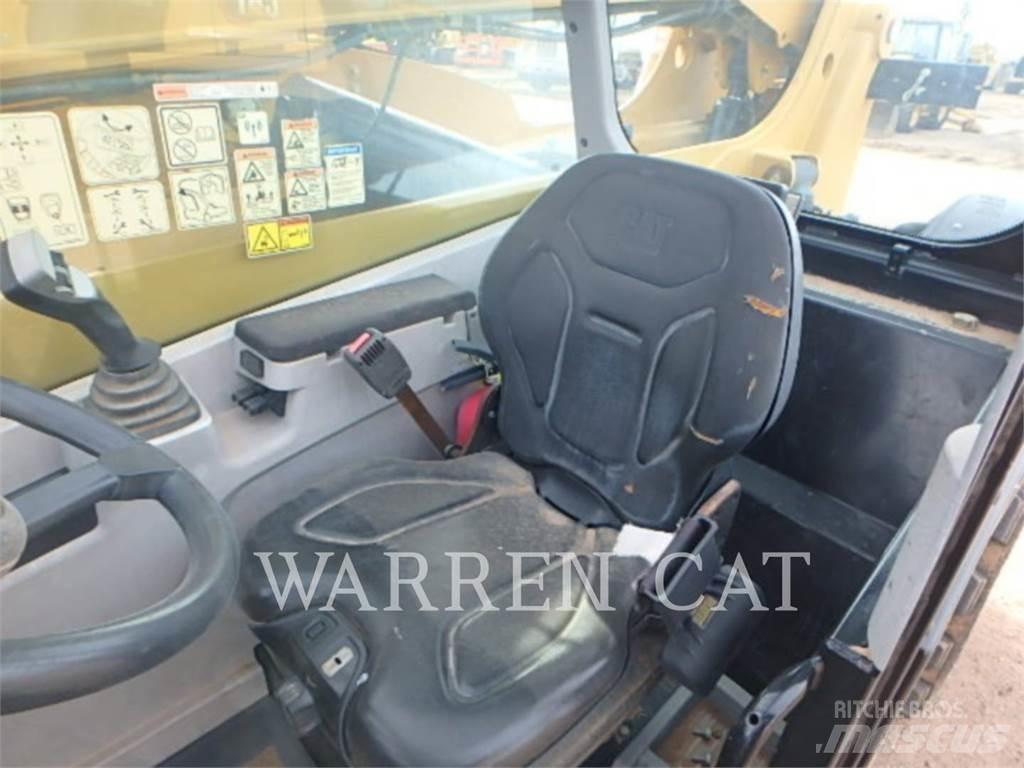CAT TL642D Телескопічні навантажувачі