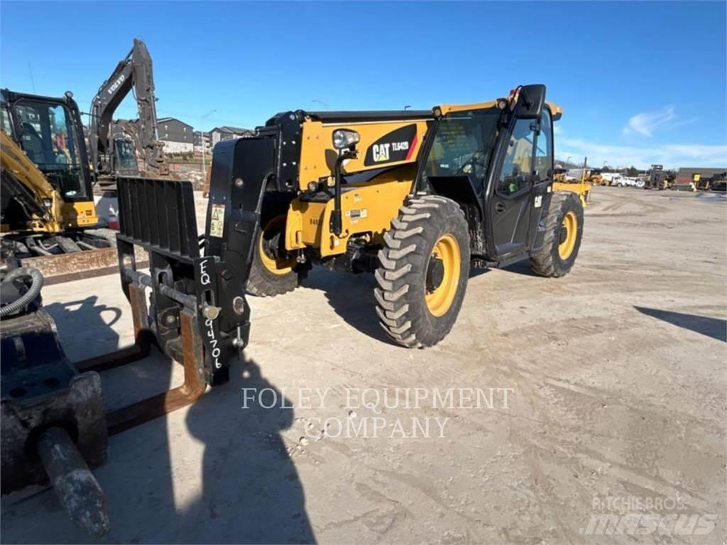 CAT TL642D Телескопічні навантажувачі
