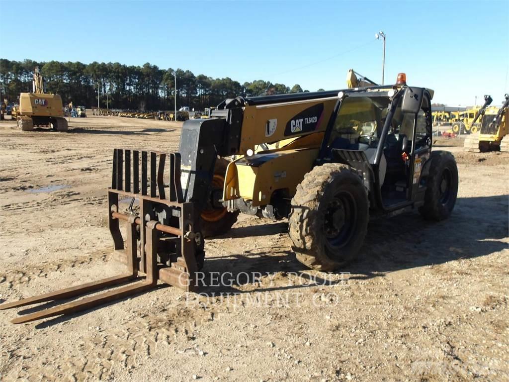 CAT TL642D Телескопічні навантажувачі