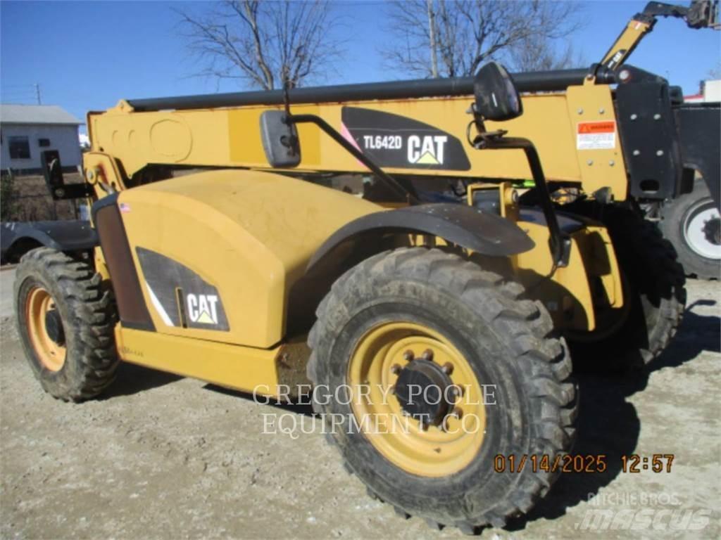 CAT TL642D Телескопічні навантажувачі