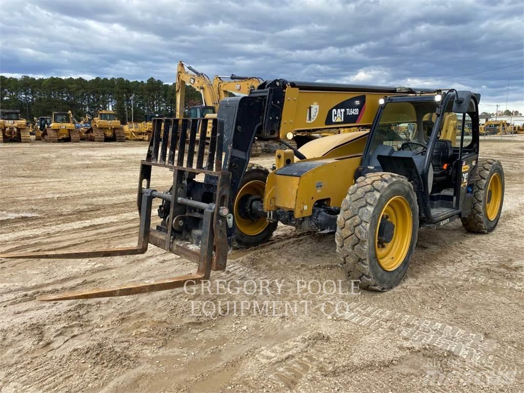CAT TL642D Телескопічні навантажувачі