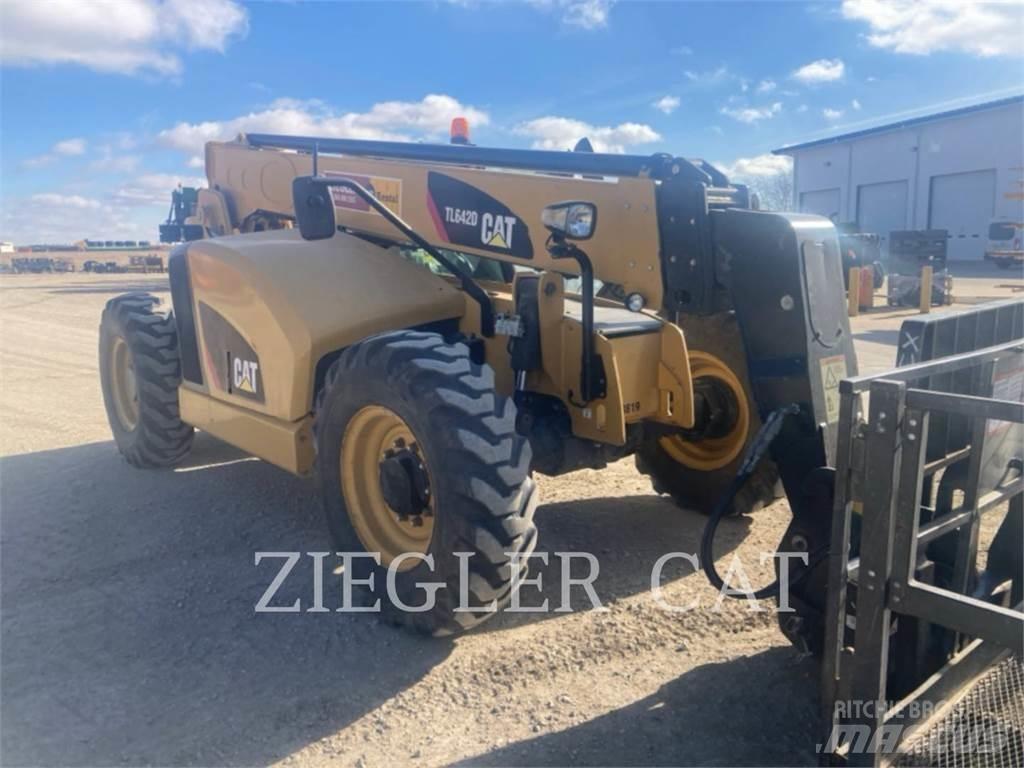 CAT TL642D Телескопічні навантажувачі