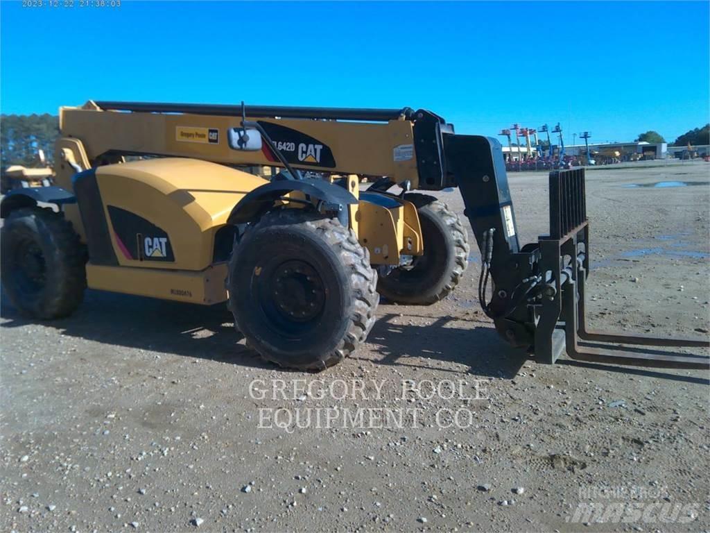 CAT TL642D Телескопічні навантажувачі