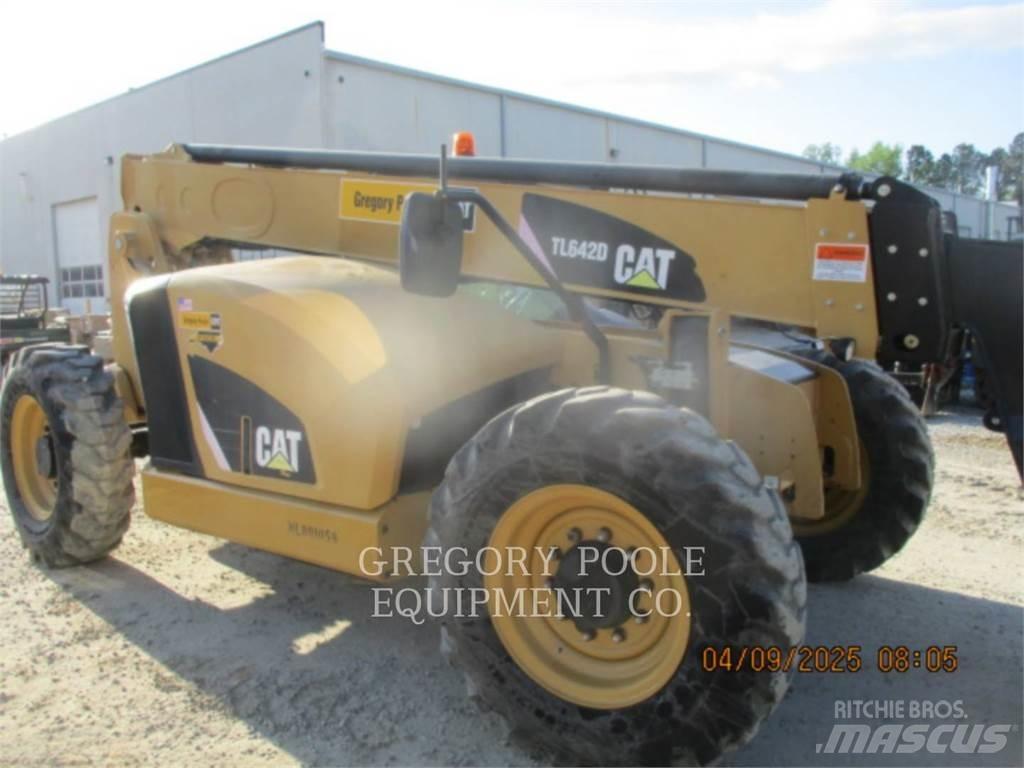 CAT TL642D Телескопічні навантажувачі