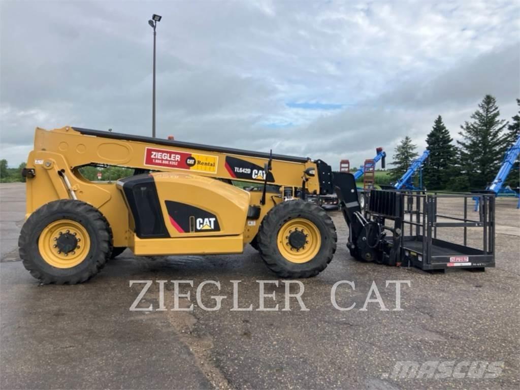 CAT TL642D Телескопічні навантажувачі