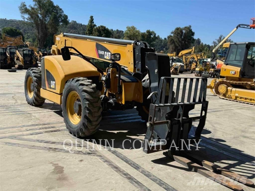 CAT TL642D Телескопічні навантажувачі