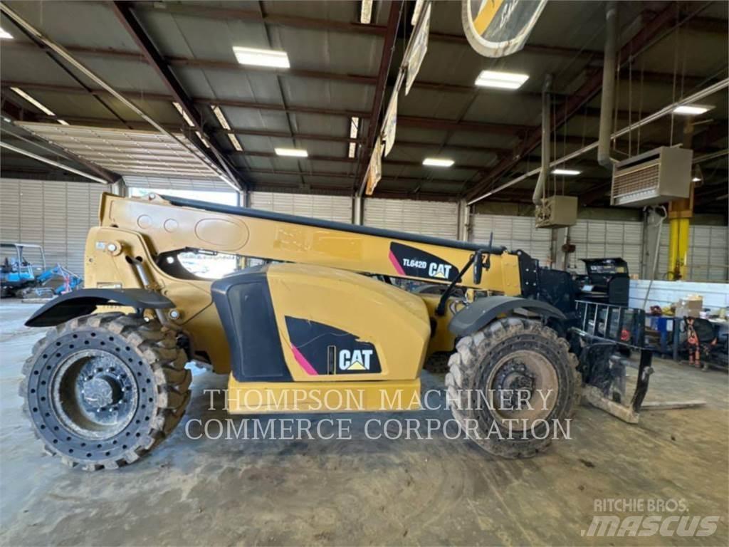 CAT TL642D Телескопічні навантажувачі