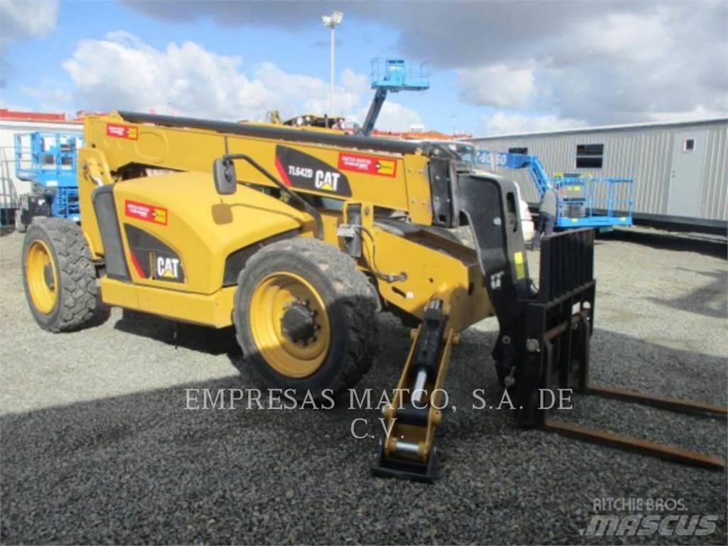 CAT TL642D Телескопічні навантажувачі