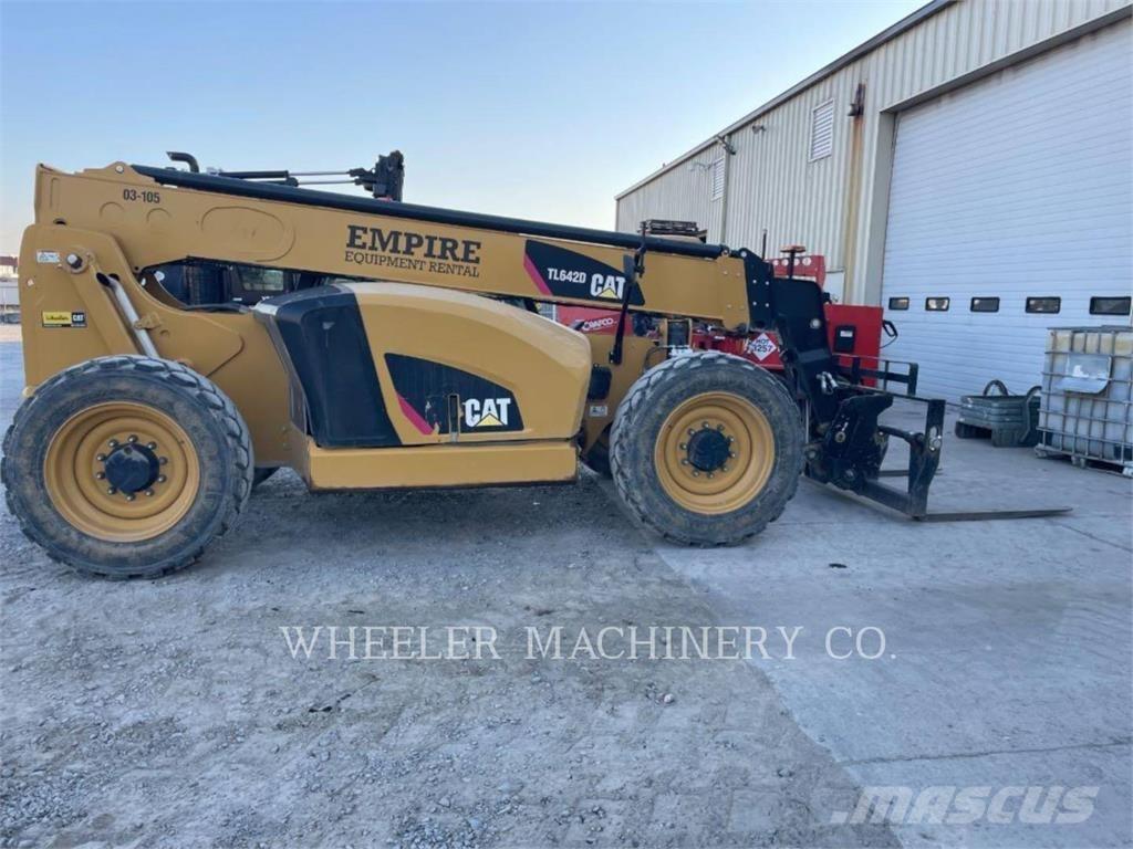 CAT TL642D CB Телескопічні навантажувачі