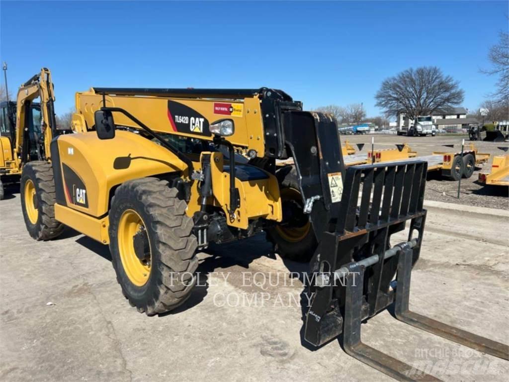 CAT TL642DO Телескопічні навантажувачі