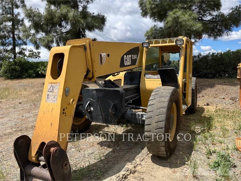 CAT TL943 Телескопічні навантажувачі