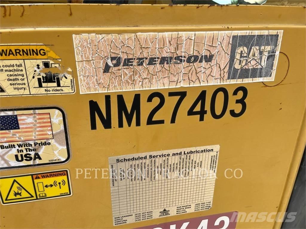 CAT TL943 Телескопічні навантажувачі
