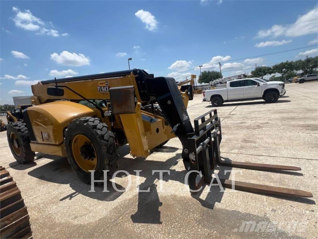 CAT TL943 Фронтальні навантажувачі