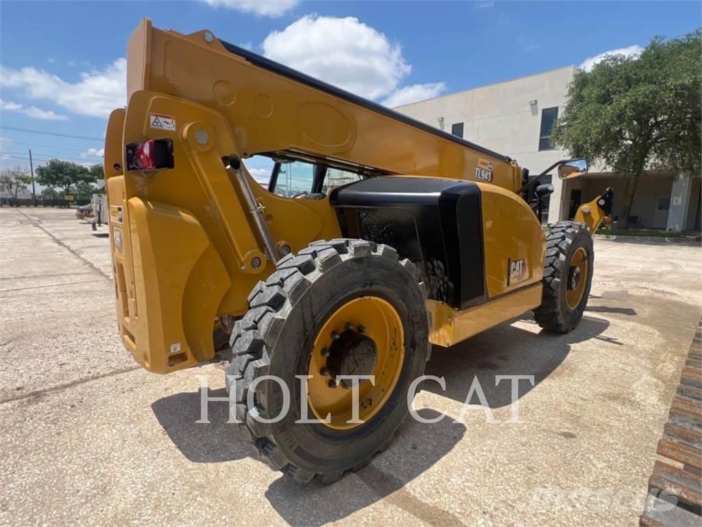 CAT TL943 Фронтальні навантажувачі