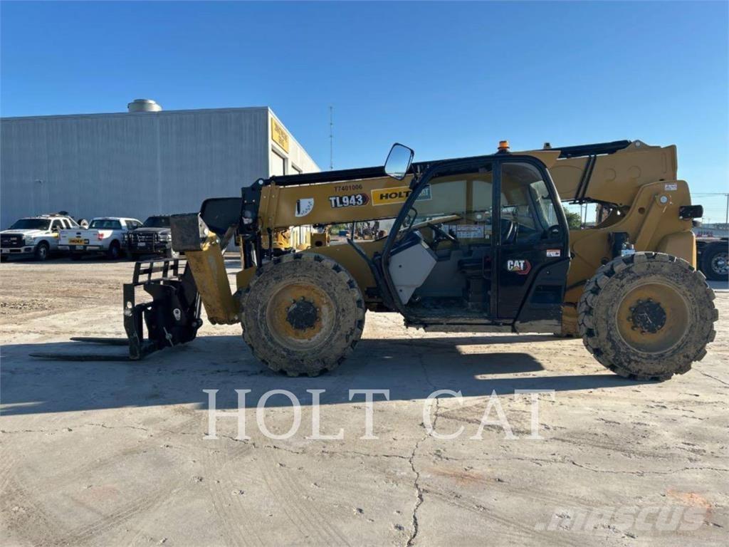 CAT TL943 Телескопічні навантажувачі