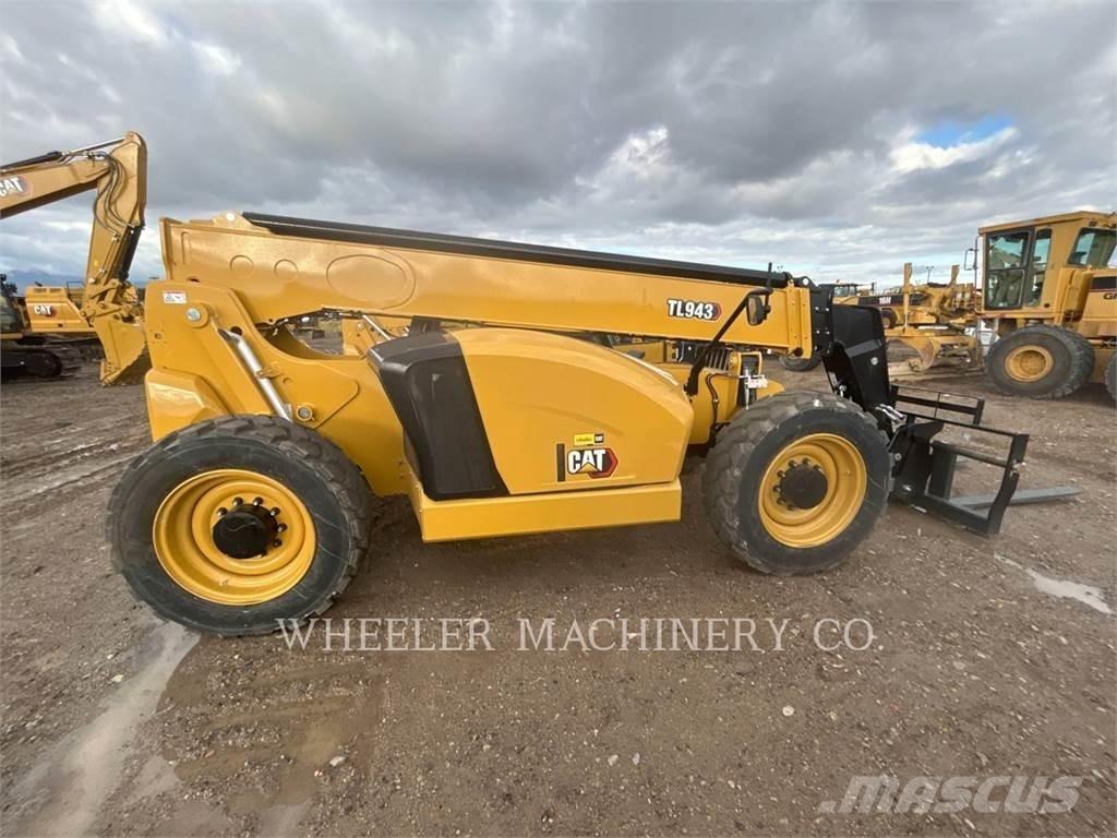 CAT TL943 CB Телескопічні навантажувачі