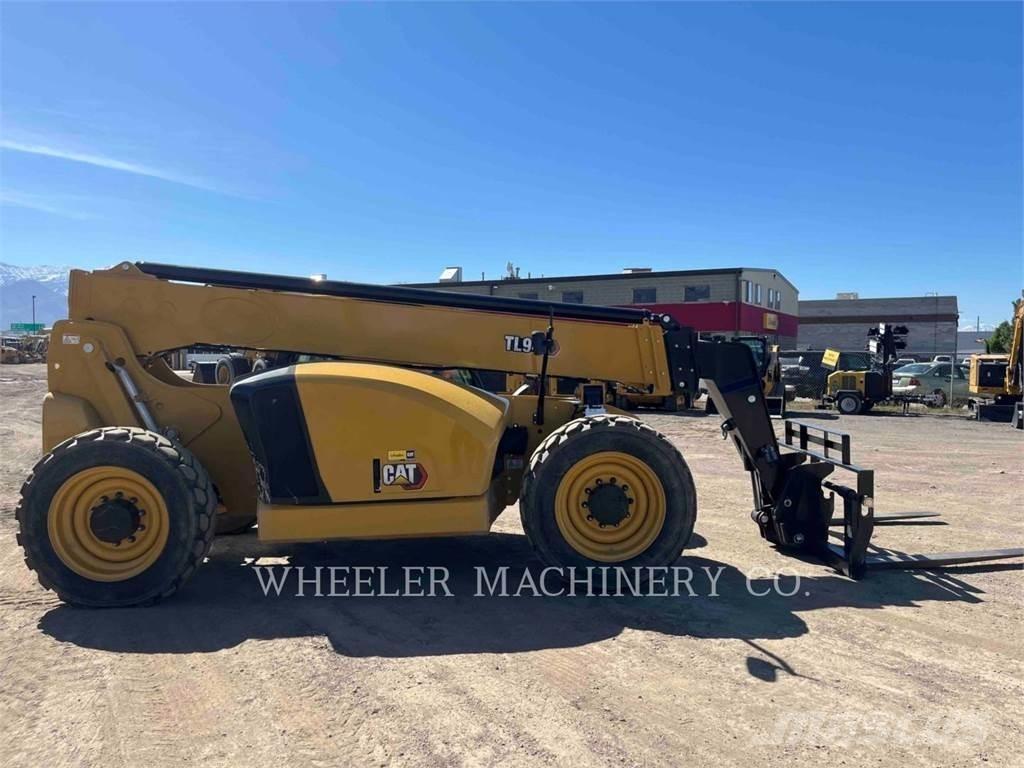 CAT TL943 CB Телескопічні навантажувачі