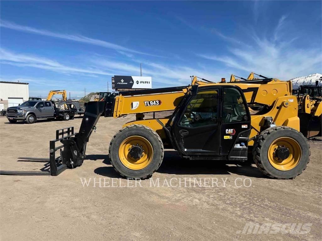 CAT TL943 CB Телескопічні навантажувачі