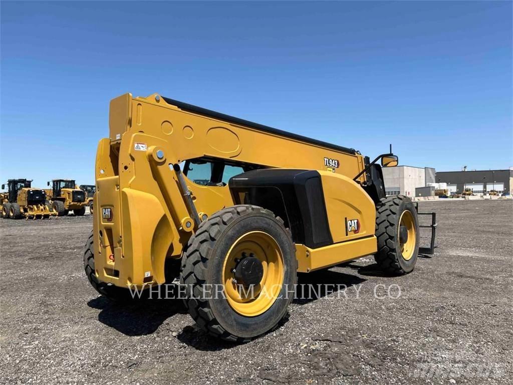CAT TL943 CB Телескопічні навантажувачі