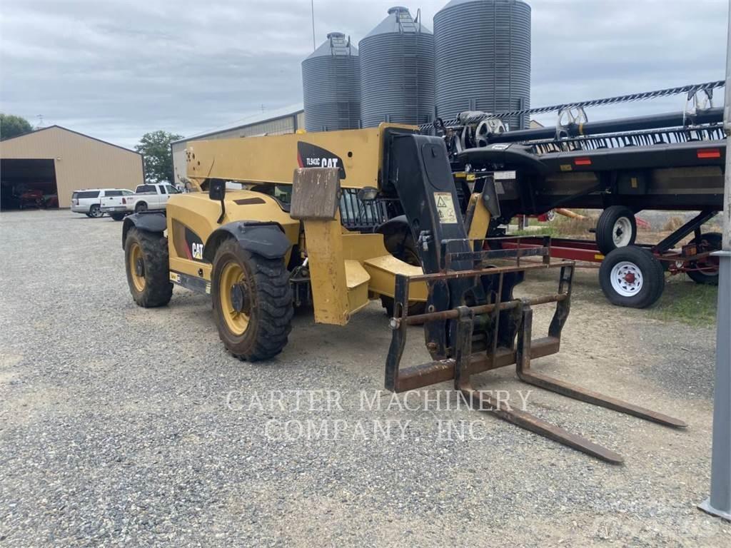 CAT TL943C Телескопічні навантажувачі