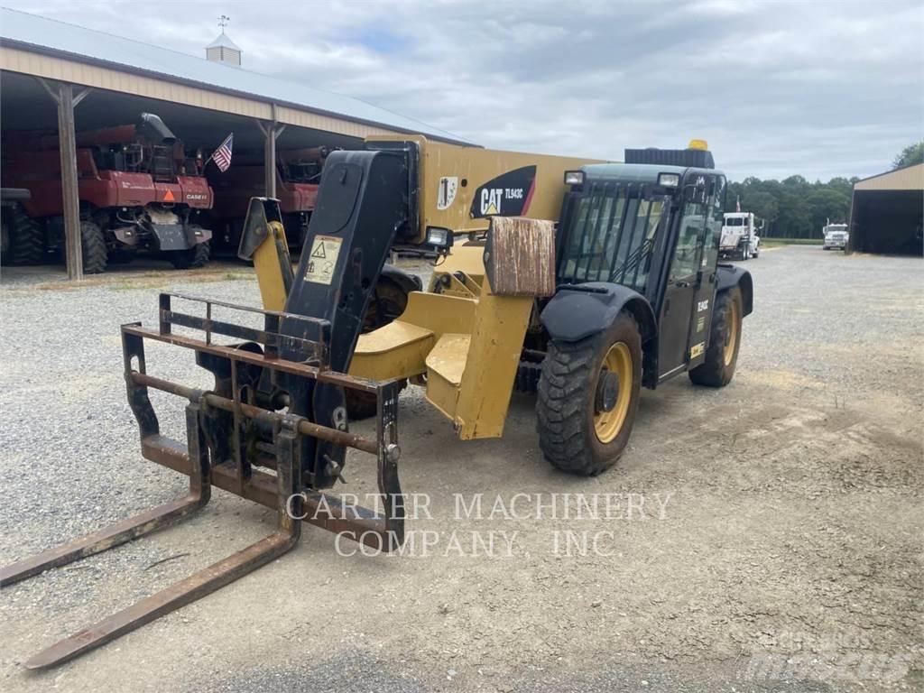 CAT TL943C Телескопічні навантажувачі