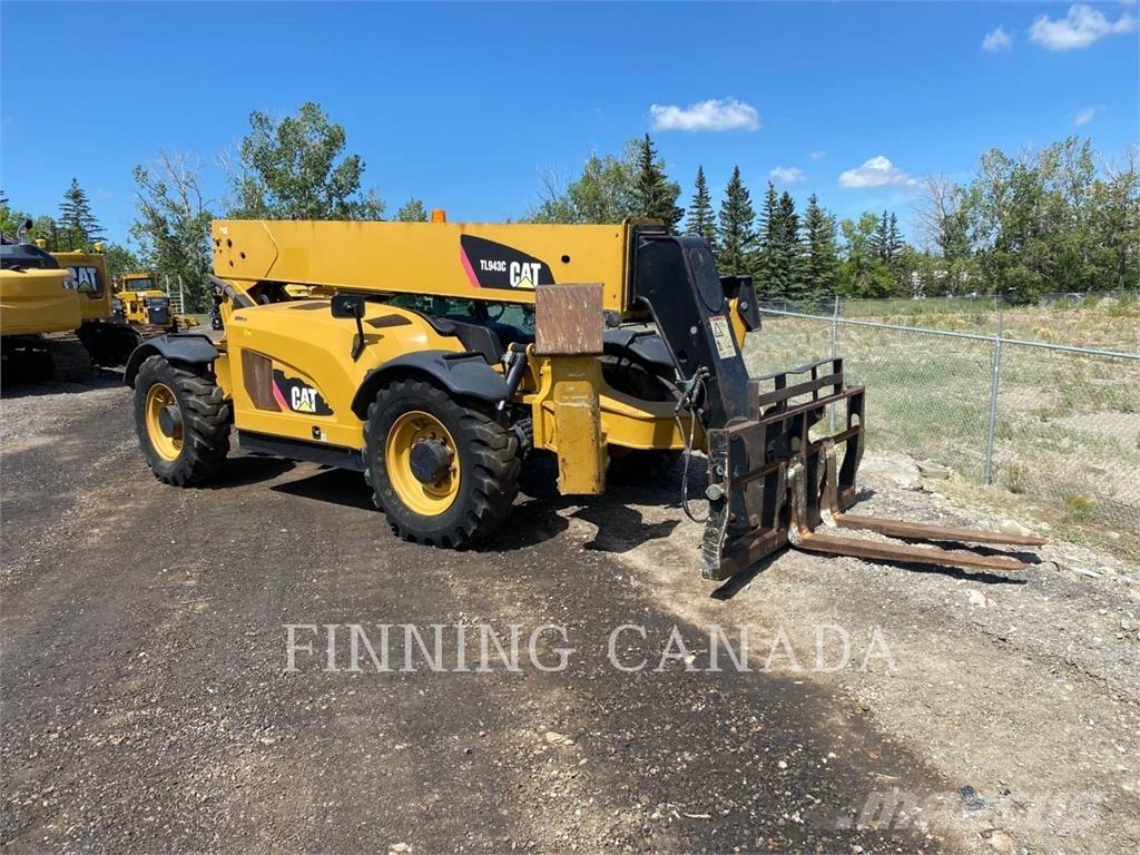 CAT TL943C Телескопічні навантажувачі