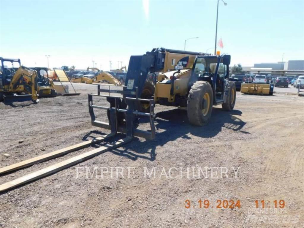CAT TL943D Телескопічні навантажувачі