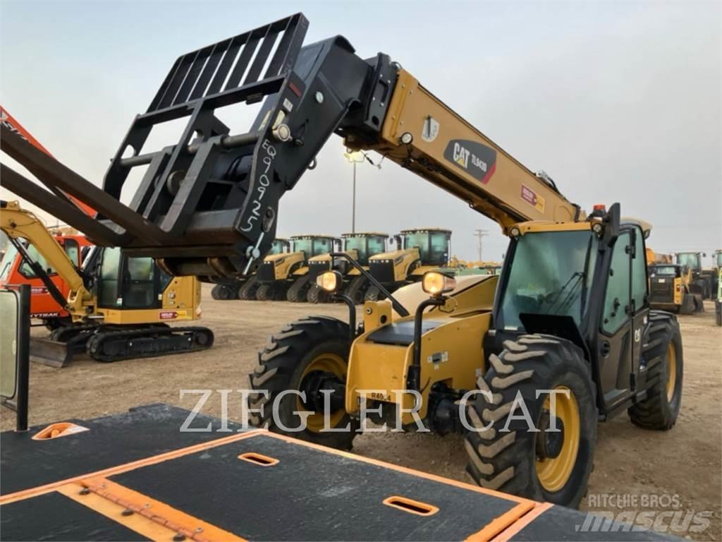 CAT TL943D Телескопічні навантажувачі