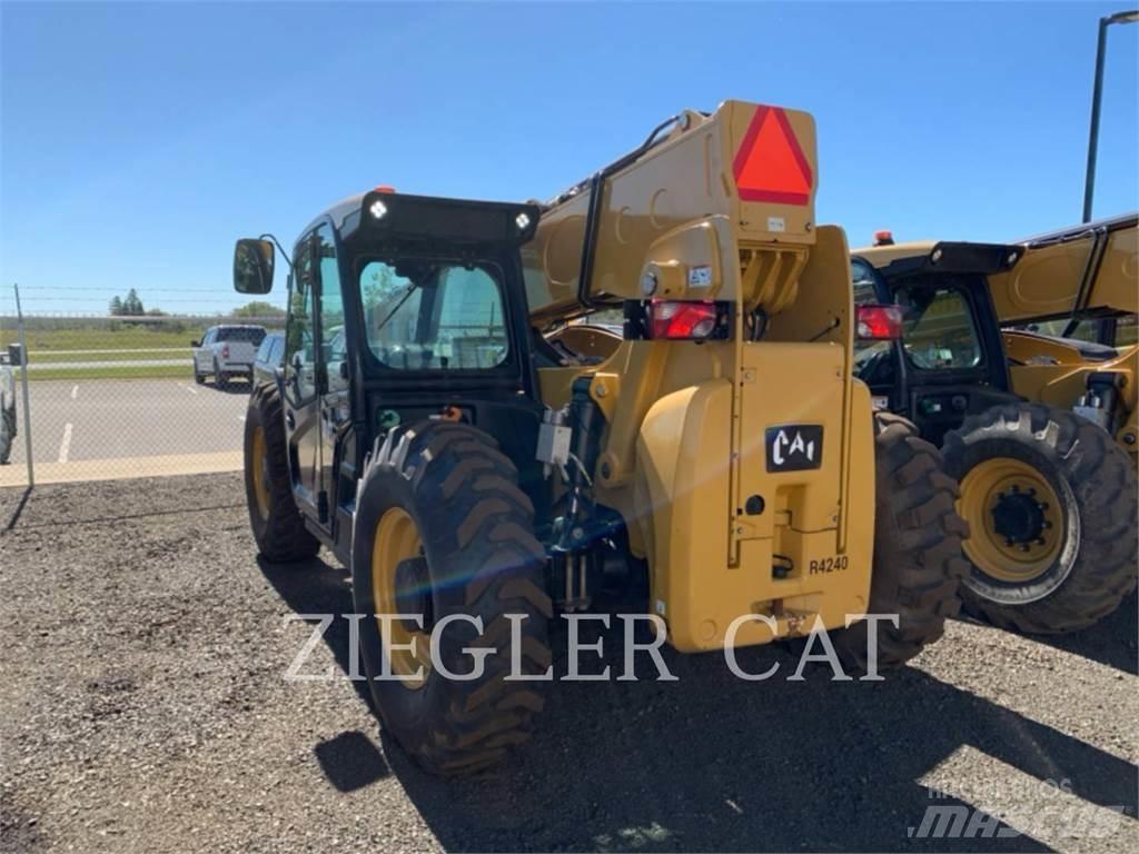 CAT TL943D Телескопічні навантажувачі