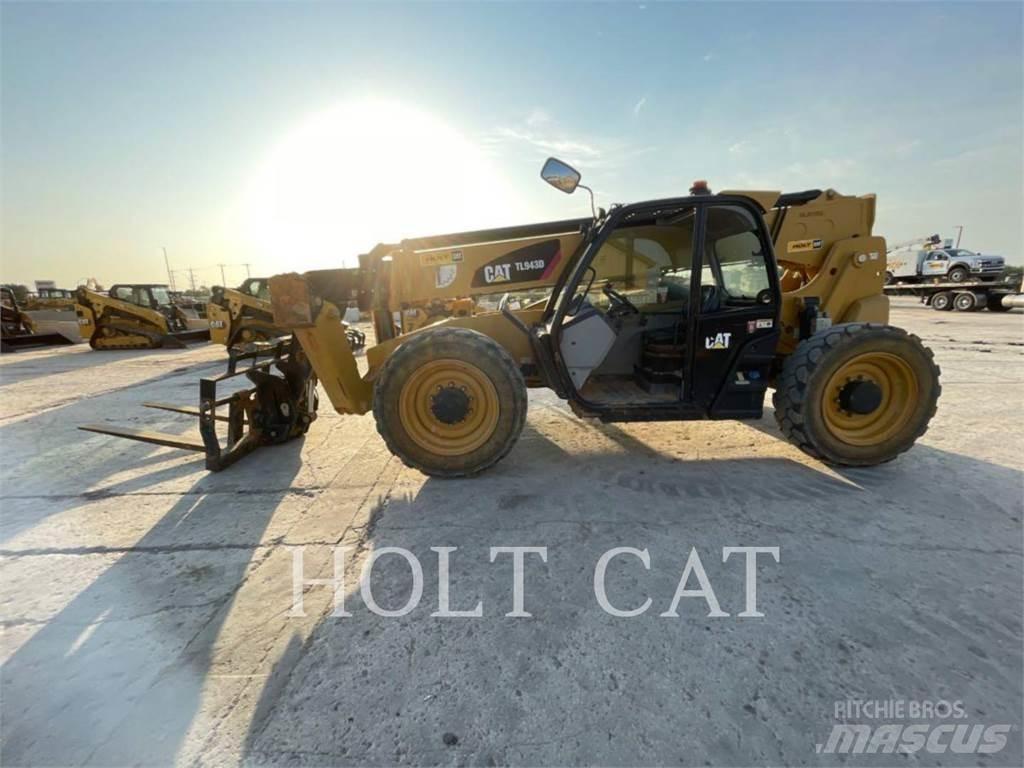 CAT TL943D Телескопічні навантажувачі