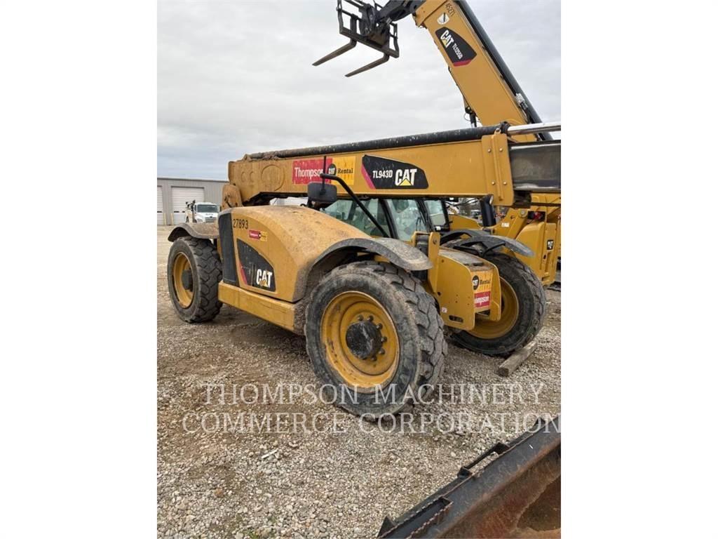 CAT TL943D Телескопічні навантажувачі