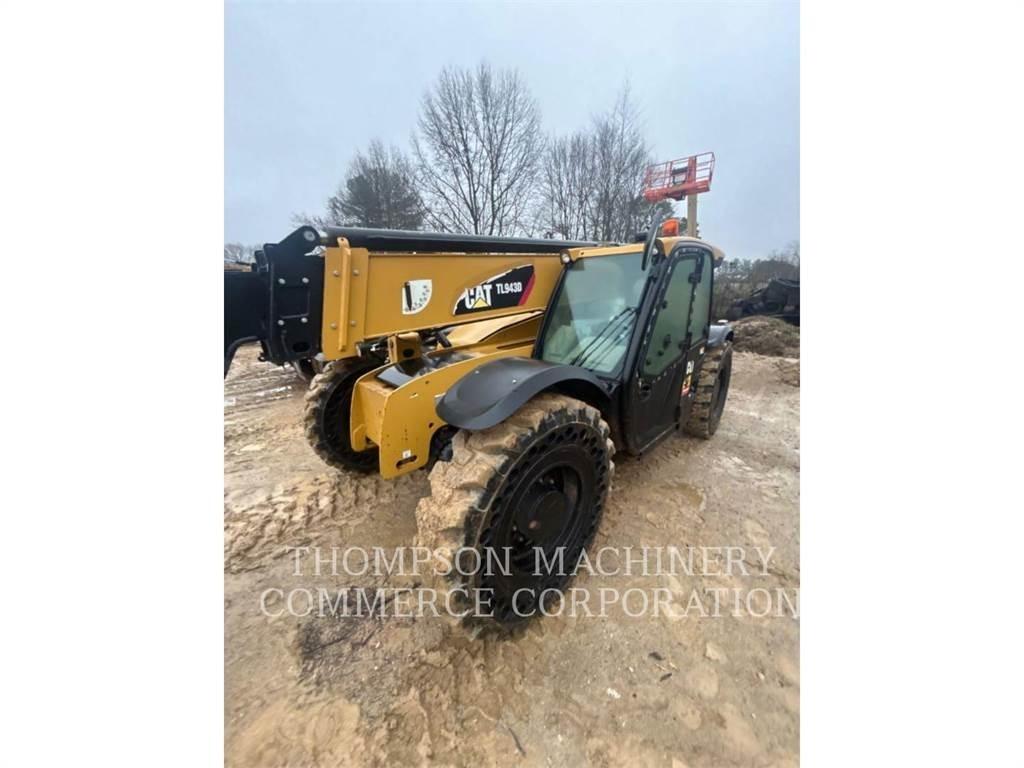 CAT TL943D Телескопічні навантажувачі